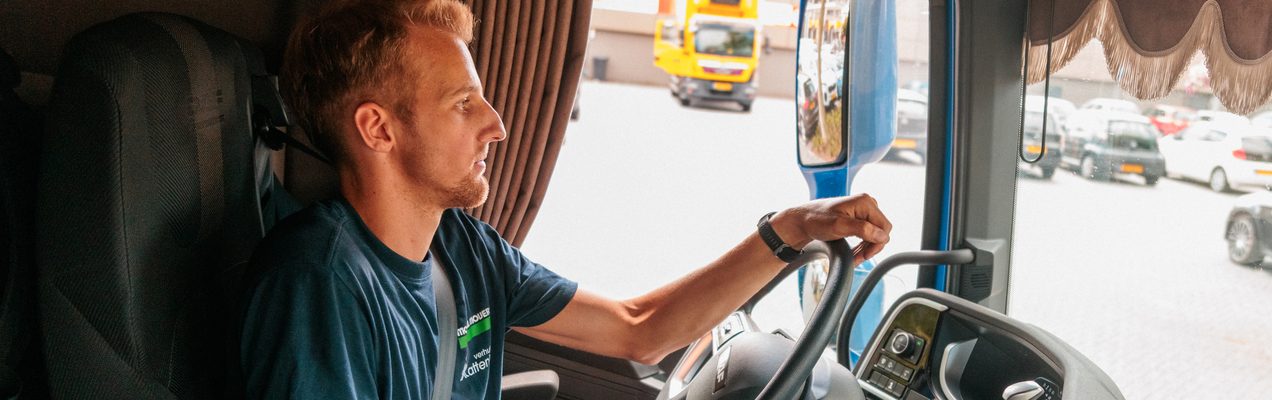 Chauffeur-verhuizer van Kattenberg aan het werk